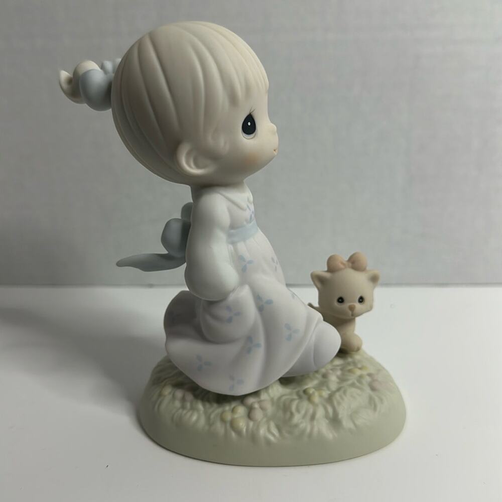 Vintage 1995 Precious Moments Figurine